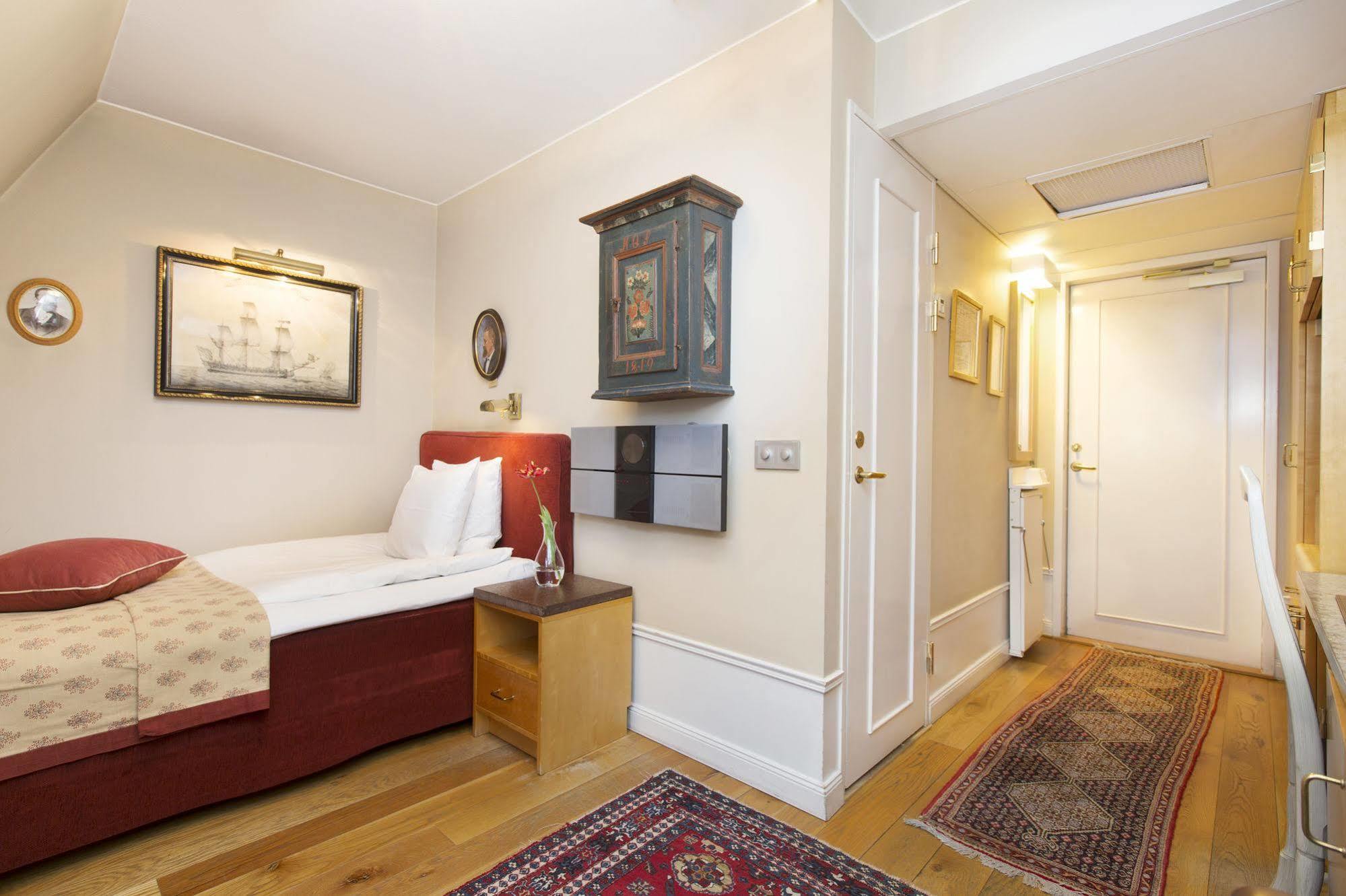 Hotell Victory 4*
